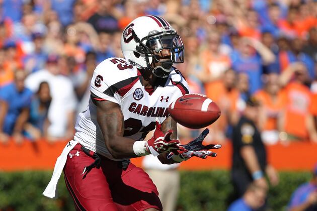 WR Ellington Working Out With Basketball Team