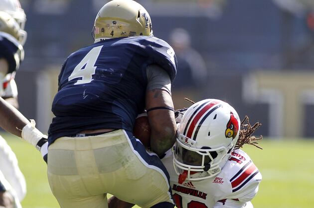 Select Few Freshmen Contribute for Pitt Football