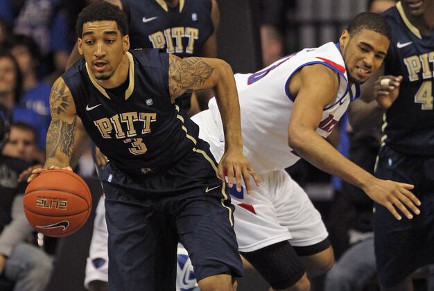 Pittsburgh Guard Grateful After Student Section's Touching Show of Support