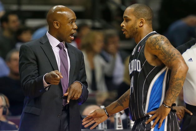 Magic Players, Coaches Hold Team Meeting