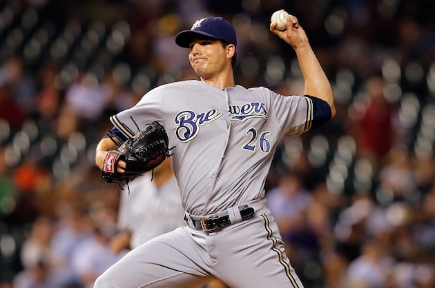 Brewers Non-Tender Manny Parra