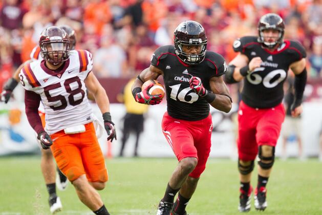 Damon Julian Carted off with Apparent Leg Injury