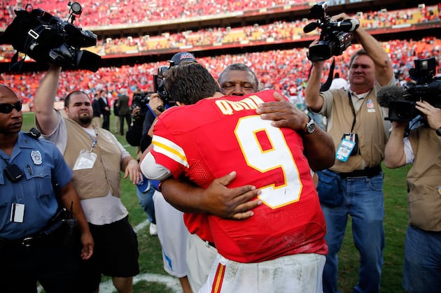 Quinn Carries Chiefs to Victory over Panthers