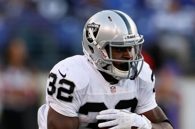 Stewart Giving Raiders Options at Running Back