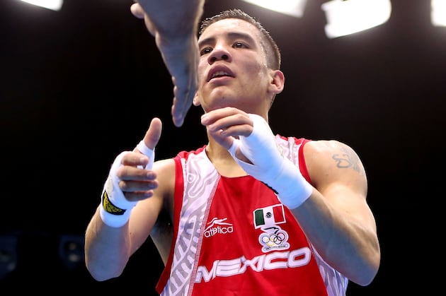 Valdez Sparring Leo Santa Cruz for American Debut
