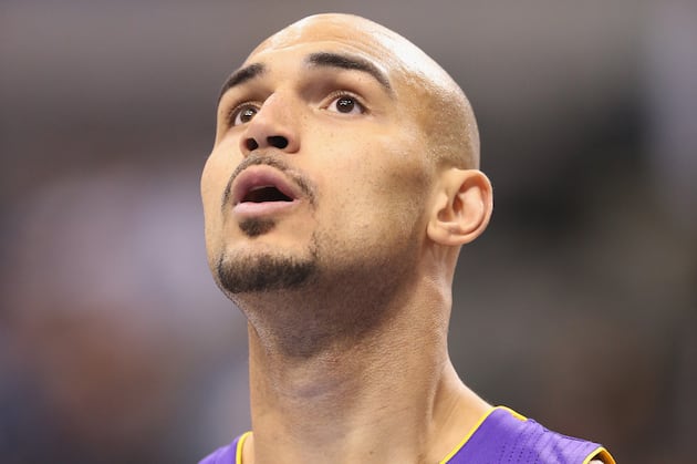 Lakers Recall Robert Sacre