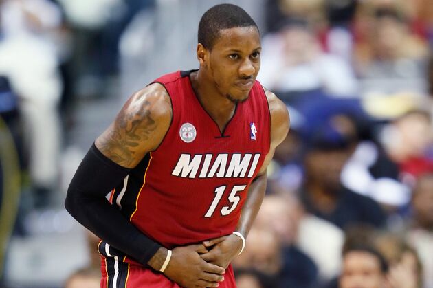 Chalmers Injures Finger in Heat Loss