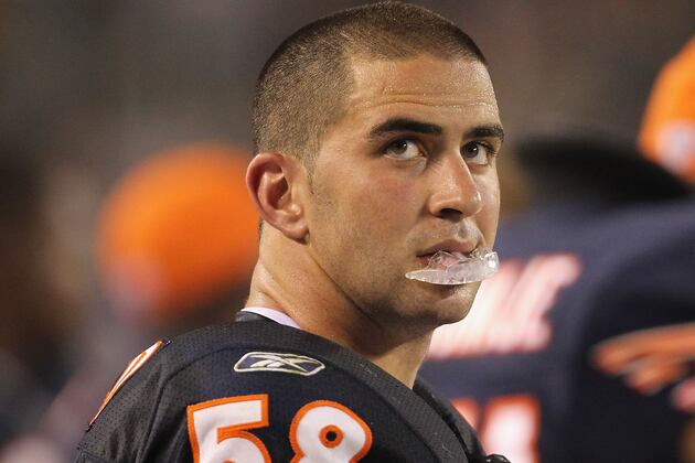 Chicago Re-Signs Linebacker DeCicco