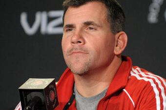 Charlie-partridge-2011-ncaa-football-rose-0ph7ww_crop_north