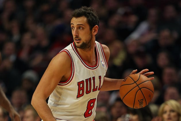 Belinelli Leads Bulls to 95-85 Victory over Cavs