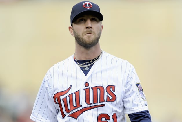 Twins Sign Jared Burton to 2-Year Extension