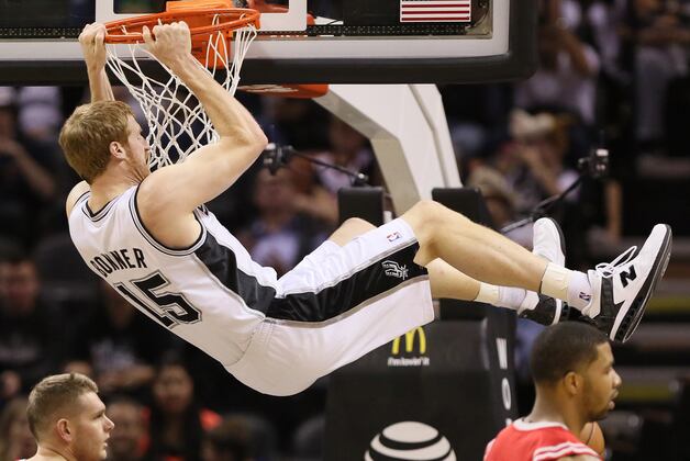 Pop Guilts Spurs into Runaway Victory