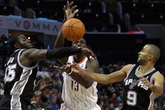 Bobcats-spurs_crop_north