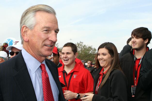 Tommy Tuberville Talks About Quick Decision to Accept Cincinnati Job