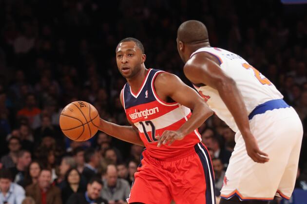 A.J. Price Suffers Fractured Hand vs. Warriors