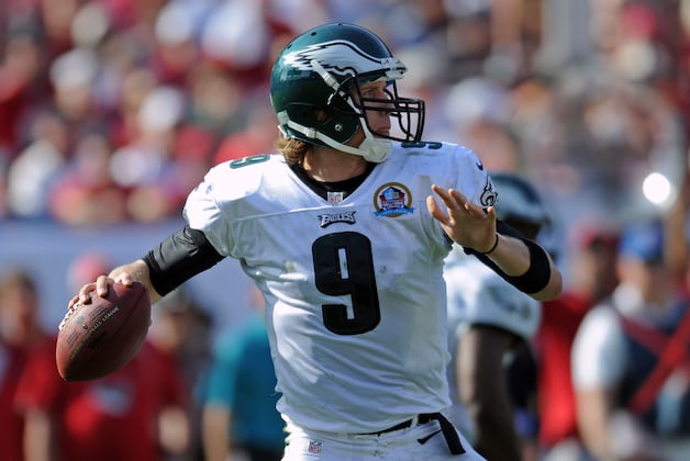 Nick Foles Leads Eagles Past Buccaneers, 23-21