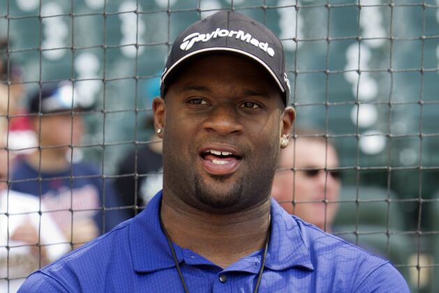 Vince Young Tweets Availability to Larry Fitzgerald After Ken Whisenhunt's Joke
