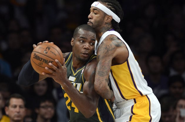 Lakers Give Utah Little Resistance in Loss