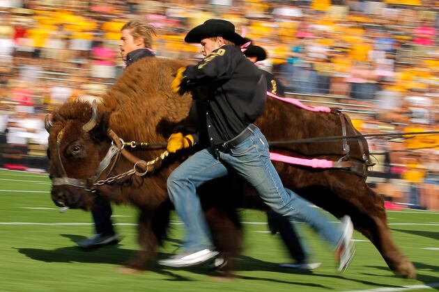 Colorado Reportedly Hires Mike MacIntyre but Why Is the Gig so Hard to Sell?