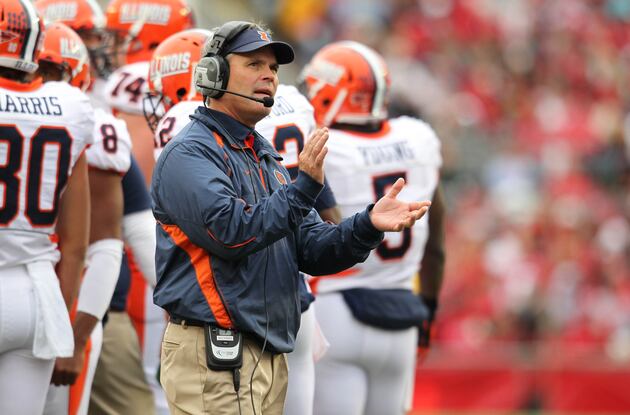 Dallas Hinkhouse Commits to Illinois
