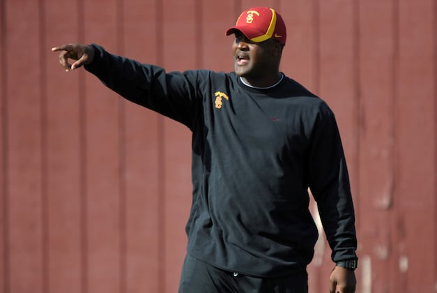Tee Martin Turns Down Offer to Join Tennessee Volunteers Coaching Staff