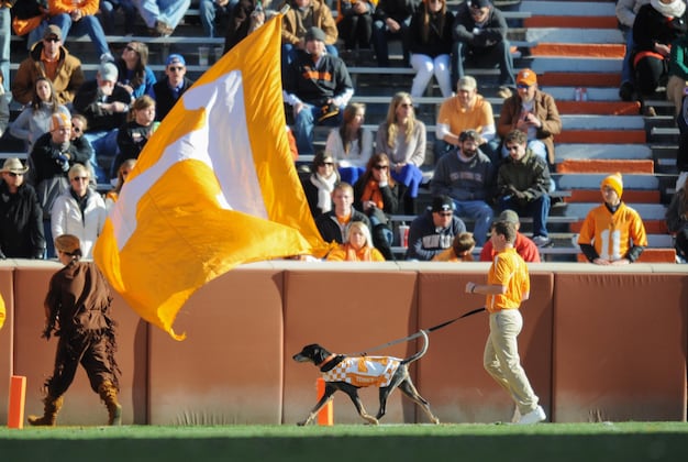 Tennessee Still Searching for Receivers Coach