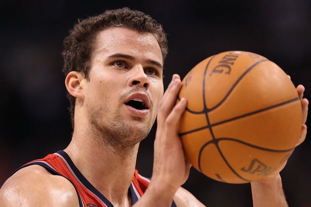 Video: A Ref Tries to Block Kris Humphries' Free Throw