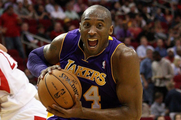 Kobe Calls Magic to Talk Lakers: 'Very Helpful'