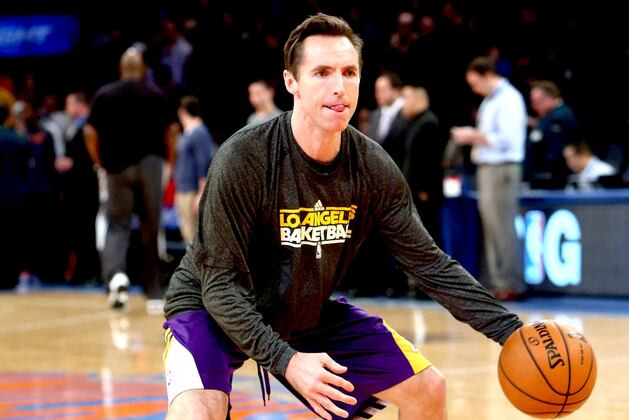 Lakers' Nash Says He Hopes to Return to Practice Next Week