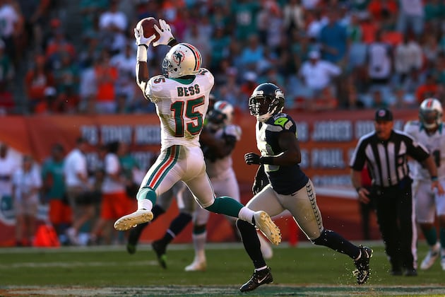 WR Davone Bess Doesn't Practice, Unlikely to Play Sunday