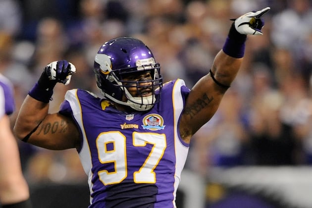 Everson Griffen Escapes Fine for Hit on Cutler