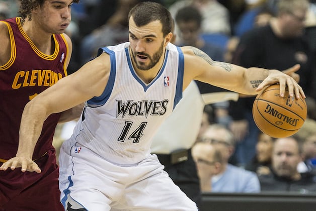 Pekovic Scores Season-High 31 Points and Timberwolves Defeat Hornets