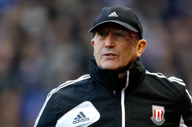 Pulis Unhappy That Evertons Marouane Fellaini Was Not Shown a Red Card