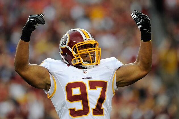 Lorenzo Alexander Returns to Game Despite Shoulder Injury