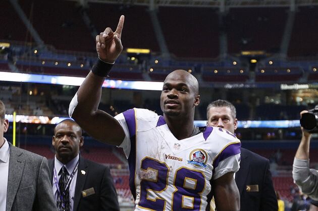 Adrian Peterson Closes in on Eric Dickerson's Record to Keep Vikes in Hunt