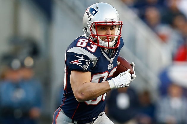 Pats' Welker Sets Record for 100-Catch Seasons
