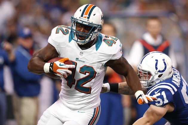 Knee Injury Concludes Dolphins RBCharles Clay's Season