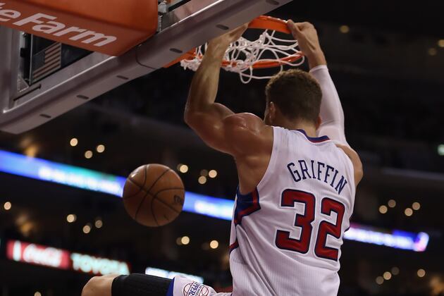 Video: Clippers' Griffin Spikes One-Hand Dunk to Finish Alley-Oop off the Glass