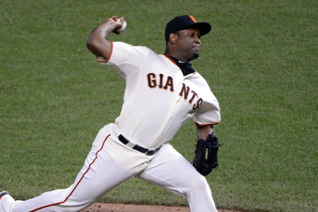 Giants Sign Reliever Casilla to Three-Year Deal