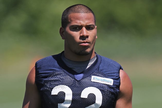 Bears Place Bush on IR, Sign RB Kahlil Bell