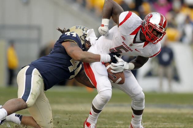 Pitt DC Huxtable Leaves for NC State