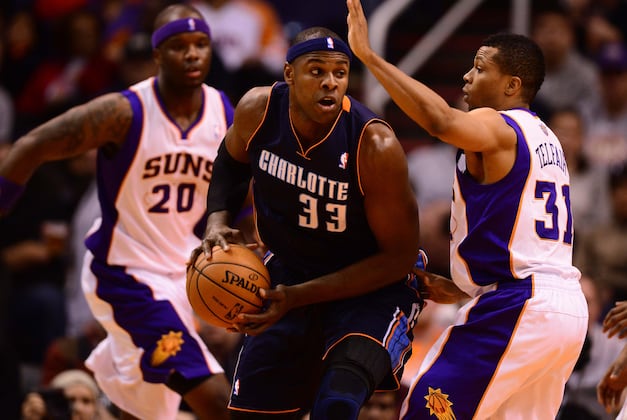 Suns beat Bobcats 121-104