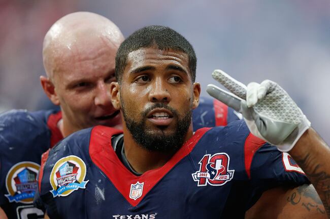 Arian Foster has 15 yards on 10 carries and has gone to the locker room.