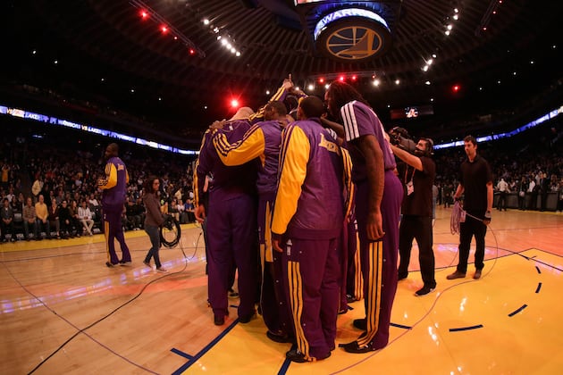 Lakers Looking for a Little Christmas Day Magic