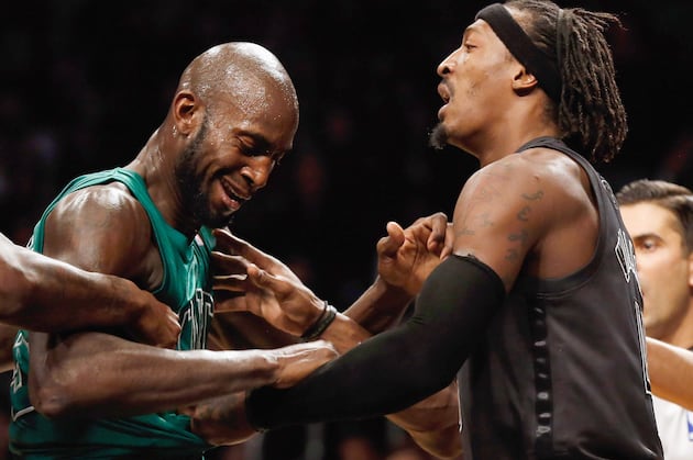 Garnett Reacts to Nets' Wallace After-Whistle Antics