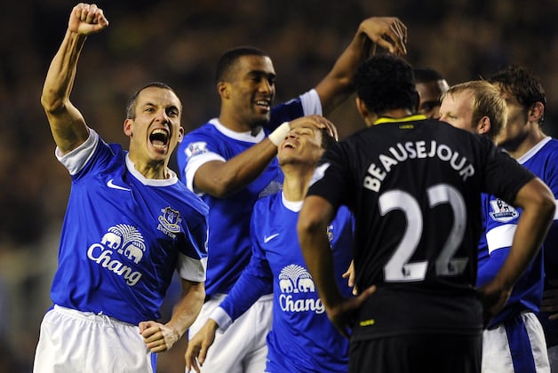 Everton 2-1 Wigan: Everton in top four