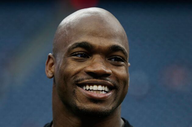 Adrian Peterson Believes He'll Break Record Despite Ongoing Gut Pain