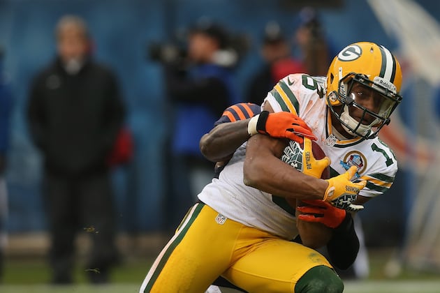 Packers WR Cobb Practices, Tests Ankle