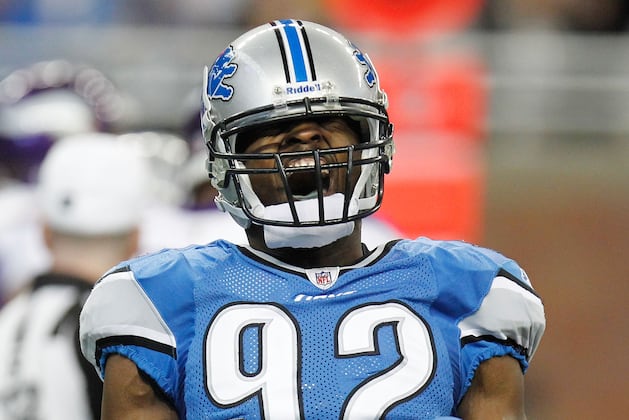 Cliff Avril Could Be Suiting Up for Final Time with Lions