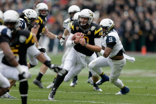 Kelly Tosses 4 TDs as Arizona State Routs Navy